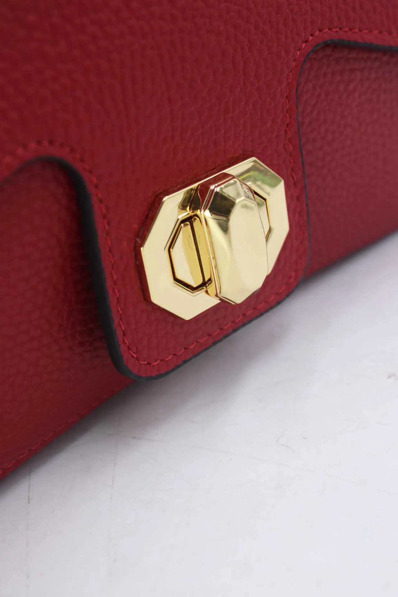 Baguette-Tasche aus genarbtem Rindsleder