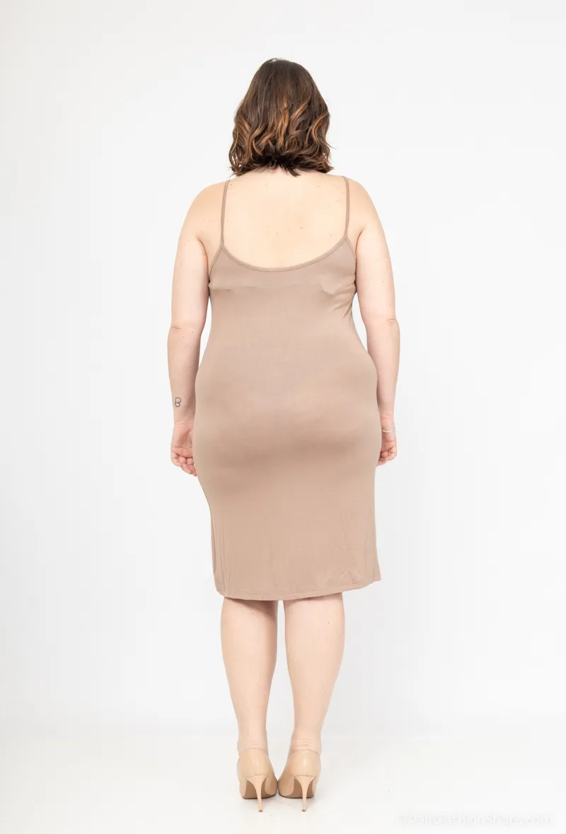 Basic-Slip-Kleid in Übergröße