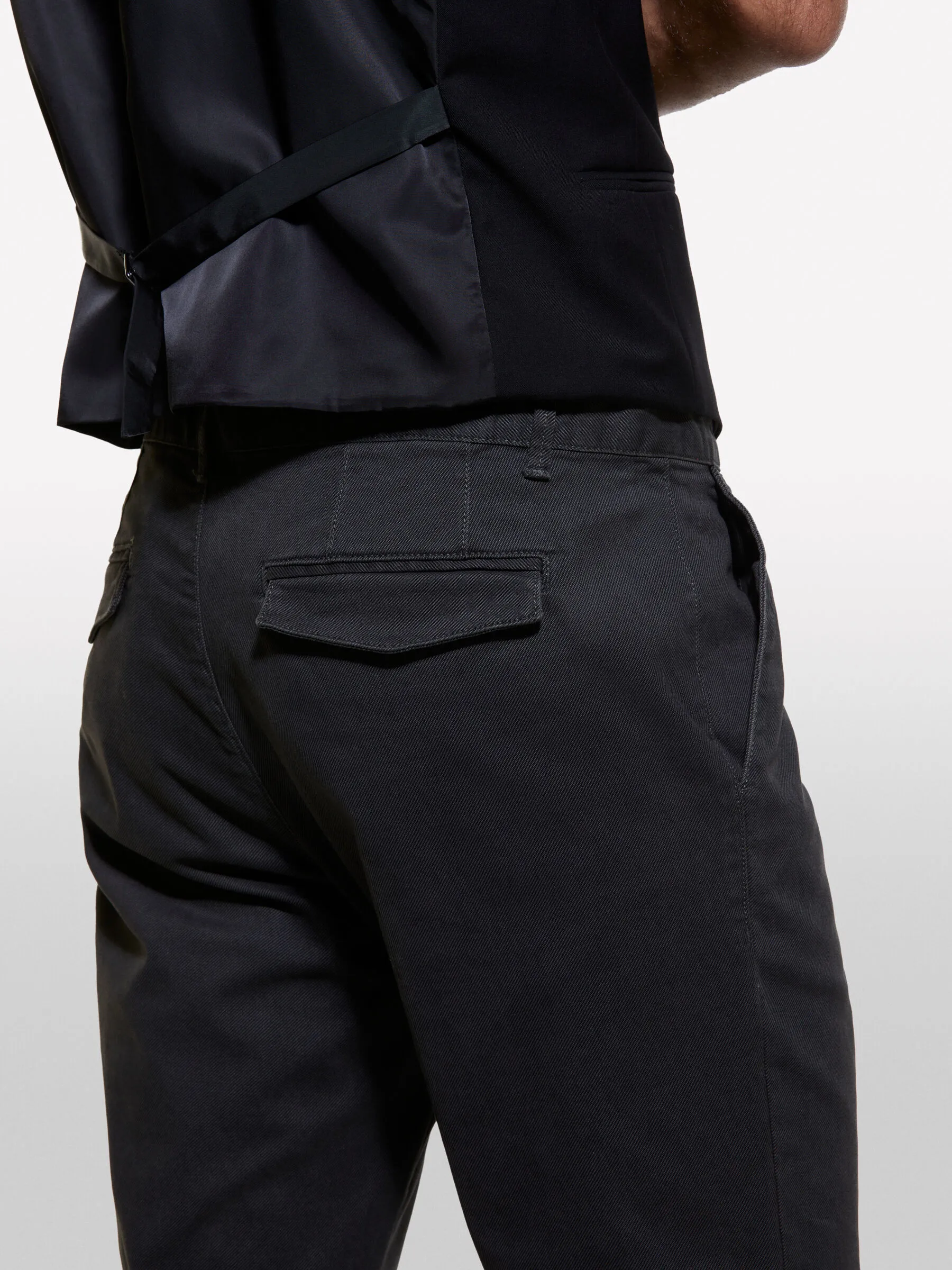 Bedruckte Slim Fit Chinohose in Schwarz, Schwarz 
