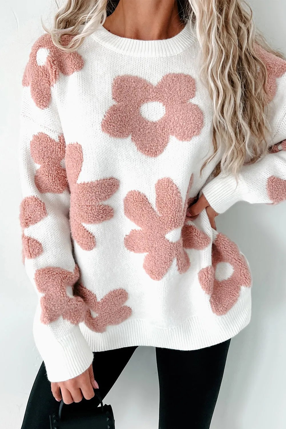Lockerer Pullover Mit Strukturierten Blumen An Den Schultern